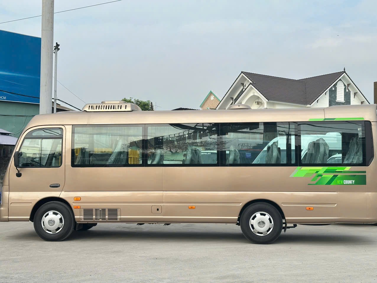 Hyundai New Country E5 29 cho (3).jpg