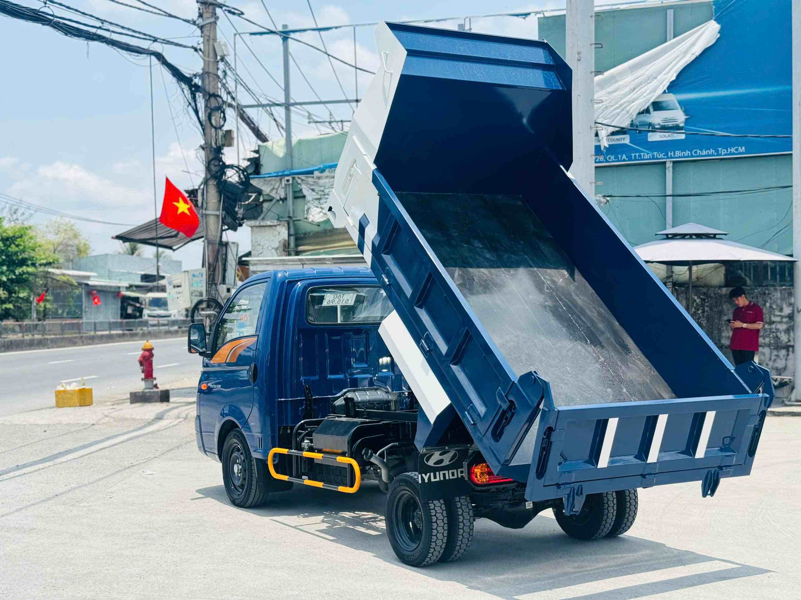 Hyundai New Porter H150 thung ben (26).jpg