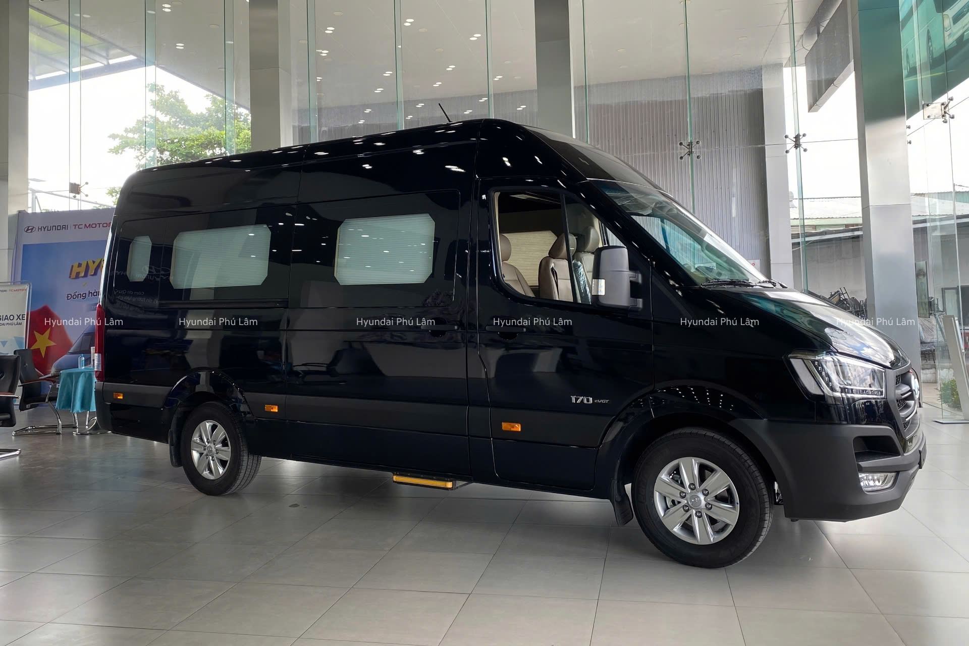 Solati Limousine Autokingdom E5 (3).jpg