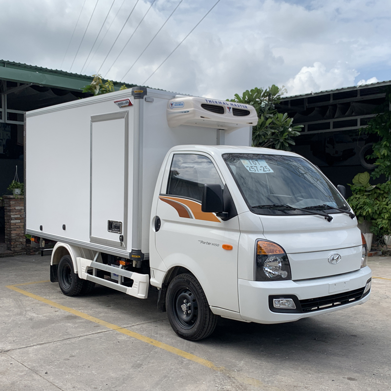 Xe-dong-lanh-Hyundai-New-Porter-H150-1.5-tan-thung-dai-3m1.jpg